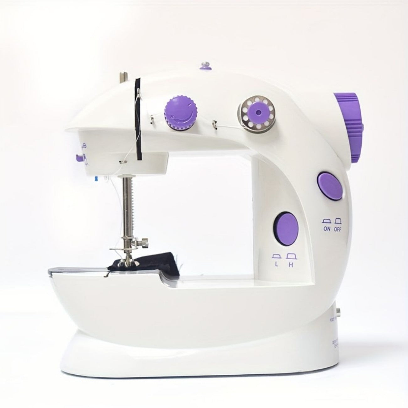IAGREEA Electric sewing machine, portable, mechanical, convenient, 6V, 1A, 1 with thread shuttle core, 1 with empty shuttle core, 1 spare needle, and 1 threading device, can be plugged in and used with a battery of 4 AA, with pedal, for household use